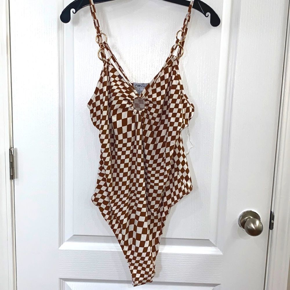 Super Cute Brown Checkered Bodysuit - NWT🤍🤎
